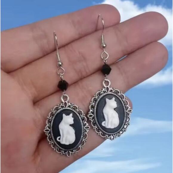 Vintage Cameo White Cat Dangle Earrings Gothic Punk Style - Picture 2 of 4